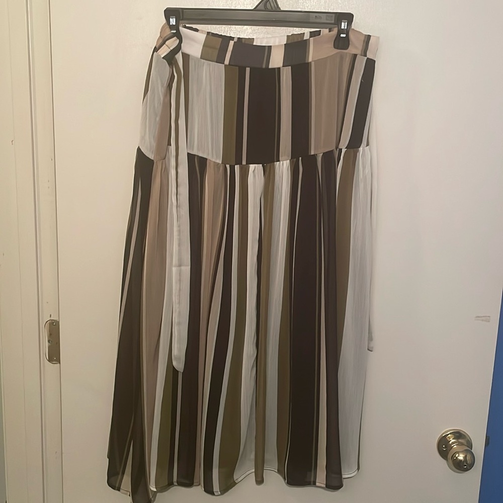 Cato Women's Elastic Waist Maxi Skirt. Size Large